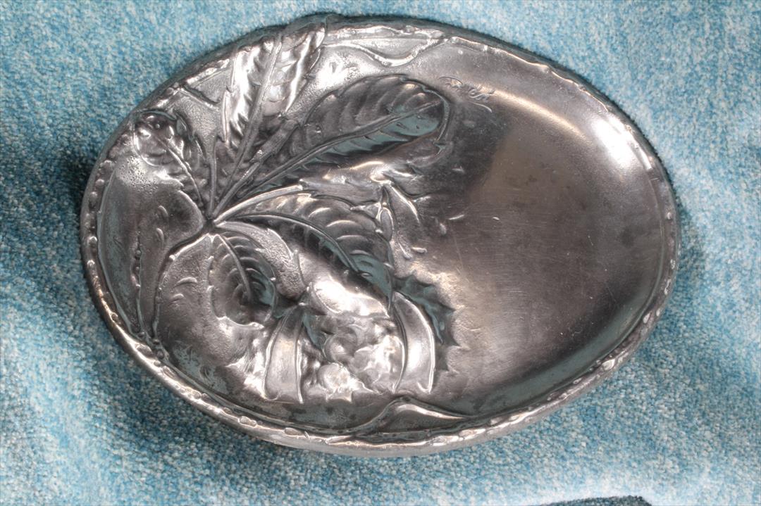 Antiques - SMALL TIN TRAY. MODERNIST. S.XX (T)