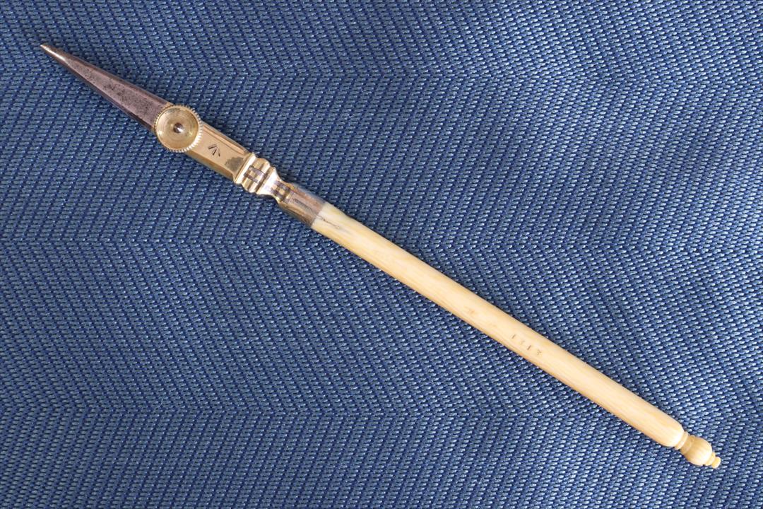 Antiguedades de strips of bone brass and steel 19th c