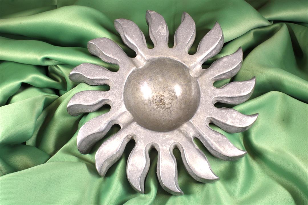 Antiques - VINTAGE SUN ASHTRAY. ZAMAK. 20TH C. (T)