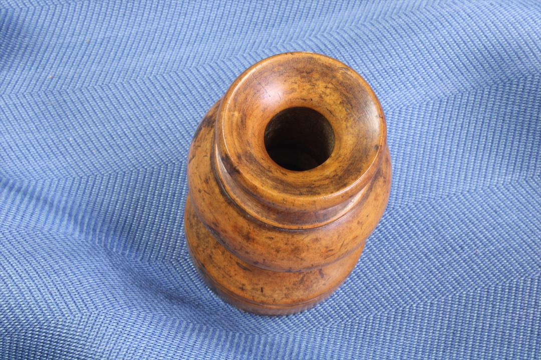 Antiques - WOODEN CANDLESTICK. CANDLESTICK. S.XX (T)