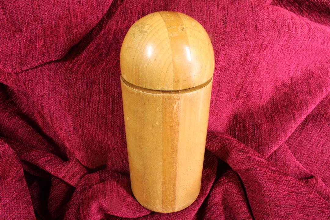 Antiques - WOODEN POT/BOX. SOLID. 20 CENTURY. (T)