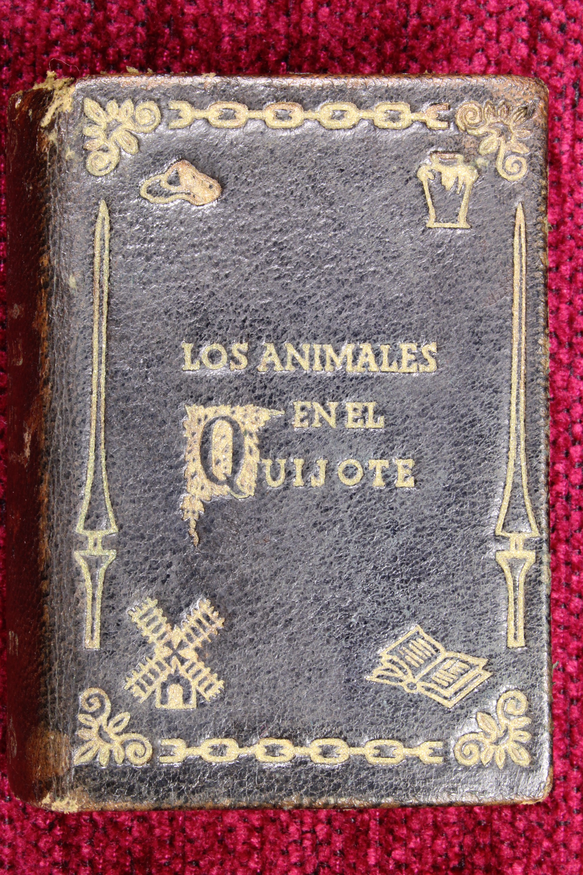Antiguedades de LOS ANIMALES DEL QUIJOTE LIBRO MINIATURA